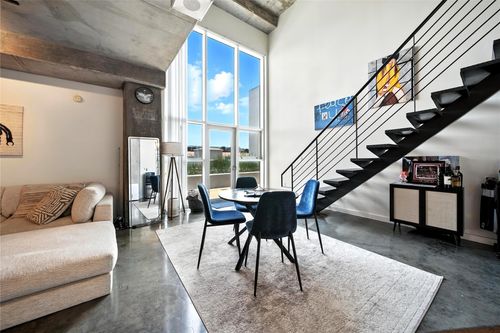 apt-5423-2000 Bagby St, Houston, TX, 77002-8590 | Card Image