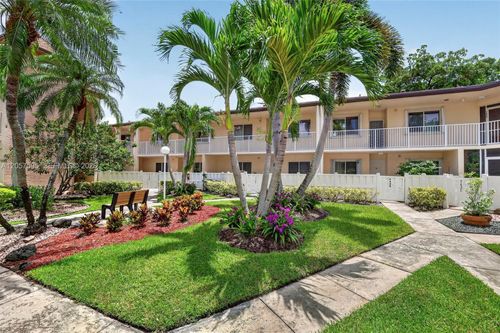 207-7449 N Devon Dr, Tamarac, FL, 33321-1091 | Card Image