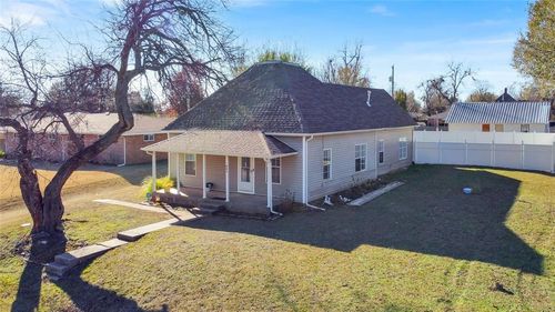 501 Sw 2nd St, Tuttle, OK, 73089-8920 | Card Image