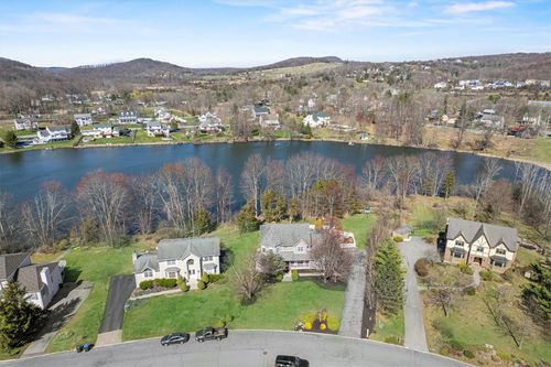 157 Creamery Pond Rd, Chester, NY, 10918-1759 | Card Image
