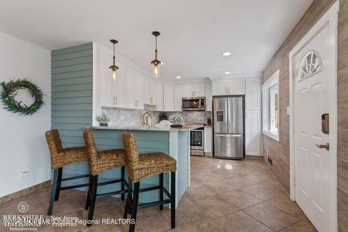 347 Highway 35 S, MANTOLOKING, NJ, 08738-1028 | Card Image