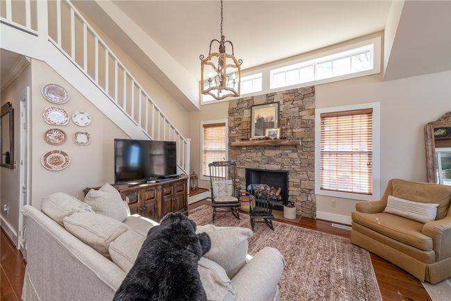 Living Room | Image 9