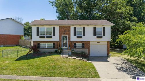 772 Magnolia Dr, Radcliff, KY, 40160-2864 | Card Image