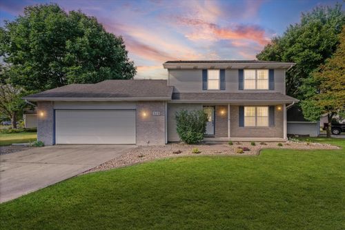 513 Sherwood Dr, Saint Joseph, IL, 61873-9468 | Card Image