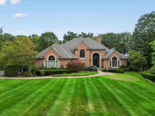 63240 Indian Hills Dr, Washington Twp, MI, 48095-2422 | Card Image