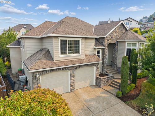 9506 Se Hunters Bluff Ave, Happy Valley, OR, 97086-8108 | Card Image