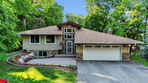 30 Tonka Bay Ln, Excelsior, MN, 55331-9401 | Card Image