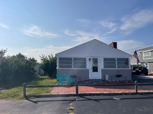 226 Ocean Blvd, Seabrook, NH, 03874-4927 | Card Image