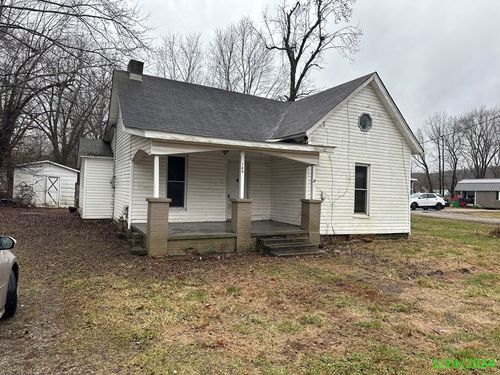 146 E Walnut St, Mortons Gap, KY, 42440-2030 | Card Image