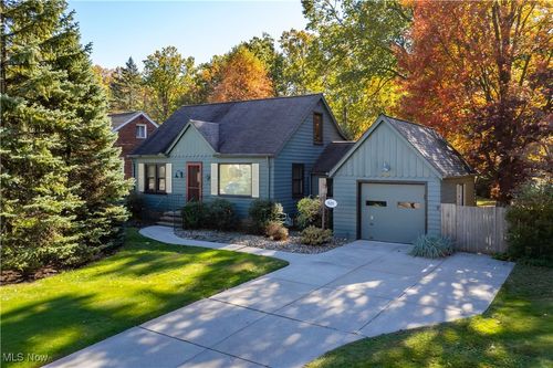 5211 W Ridgewood Dr, Parma, OH, 44134-4146 | Card Image