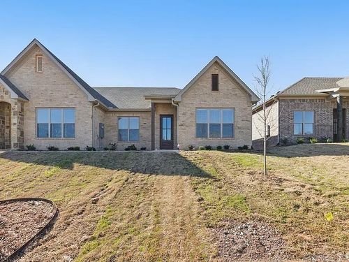 207 Edgewood Cir, Little Rock, AR, 72223-4971 | Card Image