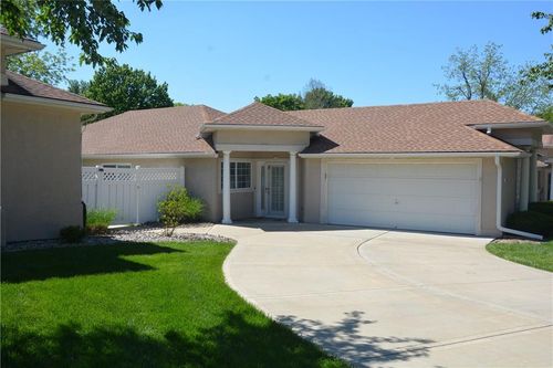 901 Nw North Ridge Ct, Blue Springs, MO, 64015-6384 | Card Image