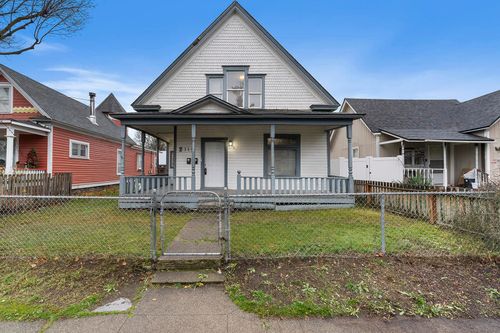 2115 W Dean Ave, Spokane, WA, 99201-1652 | Card Image