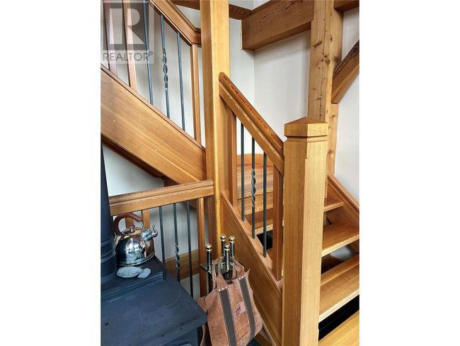 130 8 Th St, House other with 2 bedrooms, 3 bathrooms and null parking in Kaslo BC | Image 49