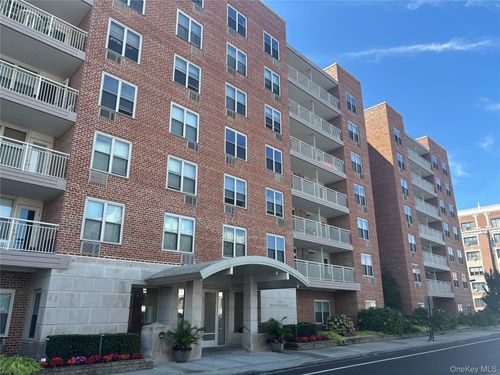 3s-410 E. Broadway, Long Beach, NY, 11561 | Card Image
