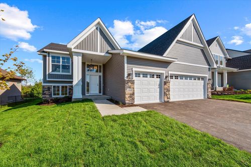 1949 Lusitano St, Shakopee, MN, 55379-7576 | Card Image