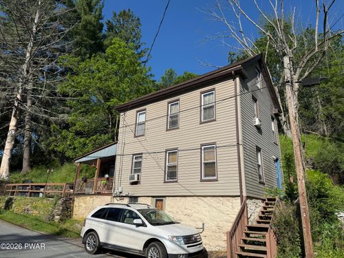 724 Ridge St, Honesdale, PA, 18431-1534 | Card Image