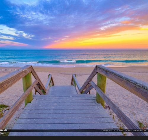 8966 101st Ct, Vero Beach, FL, 32967-3037 | Card Image