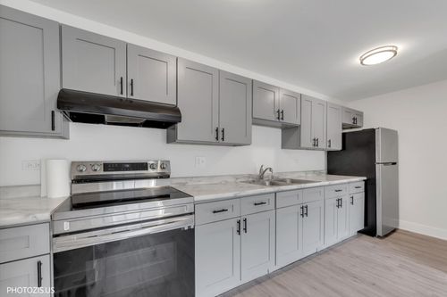 apt-105-1955 N Hicks Rd, Palatine, IL, 60074-2522 | Card Image