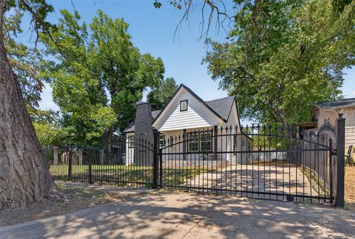 2825 Avenue I, Fort Worth, TX, 76105-3038 | Card Image