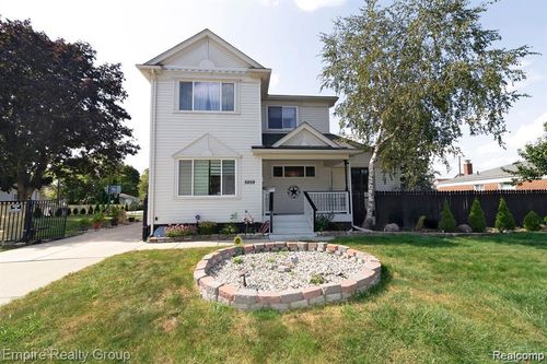 5959 Highview St, Dearborn Heights, MI, 48127-3033 | Card Image