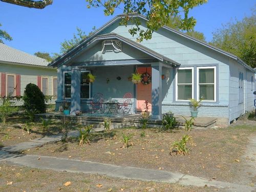 320 S Lamont St, Aransas Pass, TX, 78336-3525 | Card Image