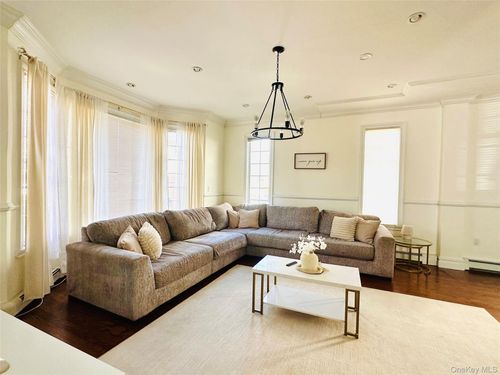 48 Macfarland Ave, Staten Island, NY, 10305-4624 | Card Image