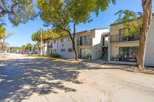 apt-210-7060 Nw 179th St, Hialeah, FL, 33015-5429 | Card Image