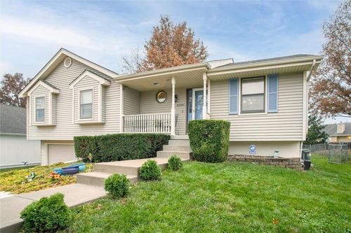 16505 E 52nd St S, Independence, MO, 64055-6324 | Card Image