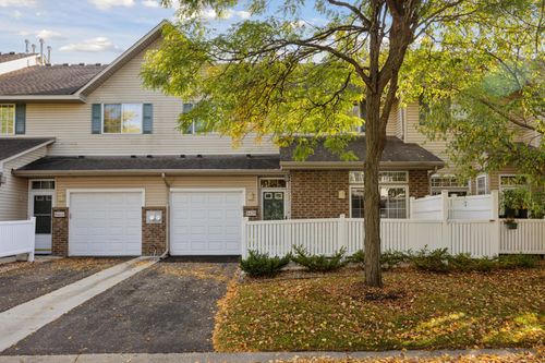 8439 Cortland Rd, Eden Prairie, MN, 55344-6729 | Card Image