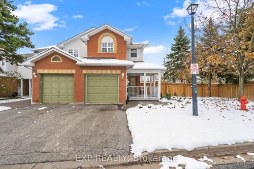 529 Winkworth Crt, Newmarket, ON, L3Y8R2 | Card Image