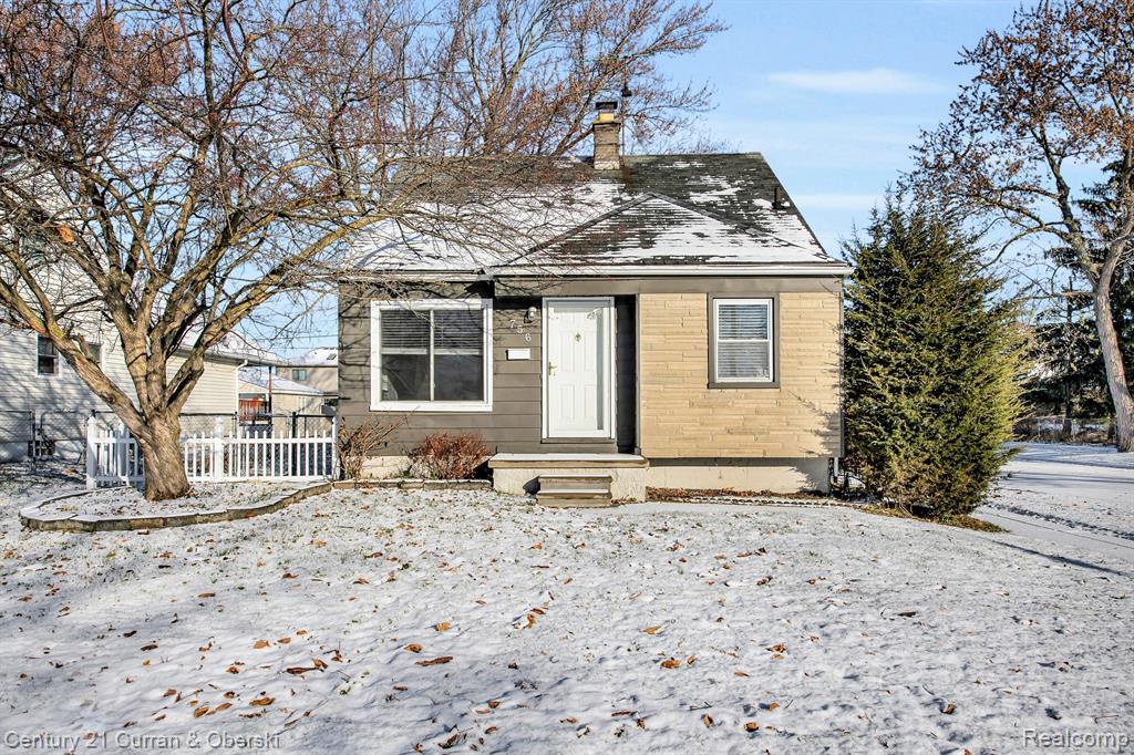 Cloverlawn Blvd, Lincoln Park, MI 48146