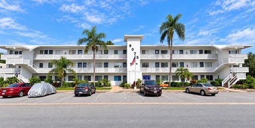 302-8075 112th St, SEMINOLE, FL, 33772-4642 | Card Image