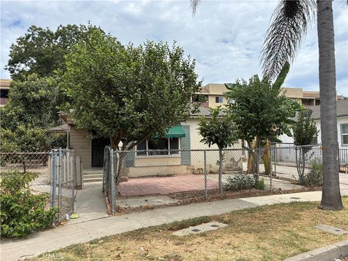 1529 N Van Ness Ave, Santa Ana, CA, 92706-3822 | Card Image