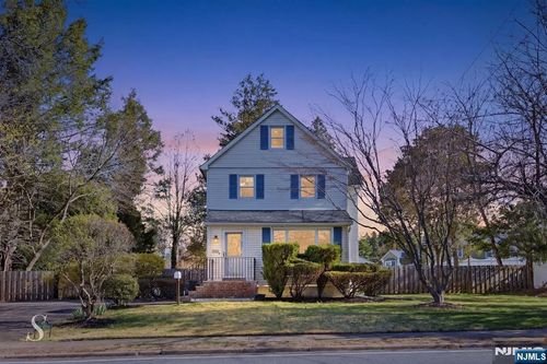 830 Soldier Hill Rd, Emerson, NJ, 07630-1521 | Card Image