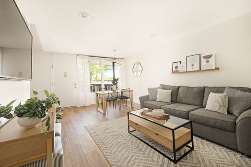20-3831 End Ave, Nashville, TN, 37205-2446 | Card Image