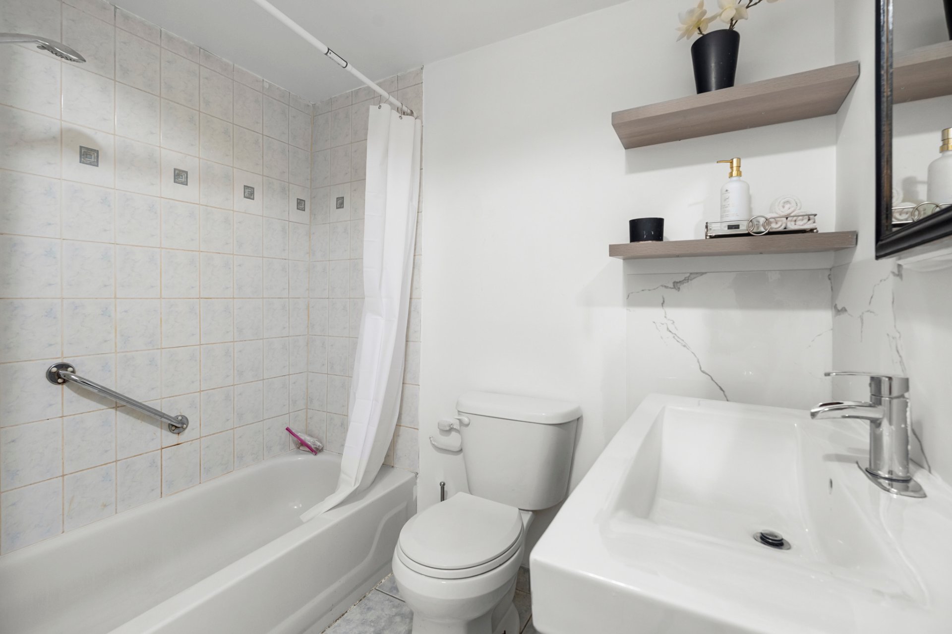 Residential Lease in Laval (Vimont) 5