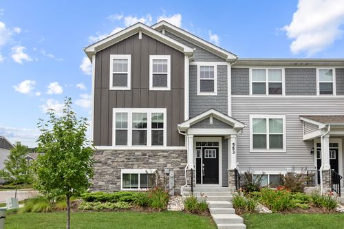 553 Wolverine Dr, Aurora, IL, 60502 | Card Image