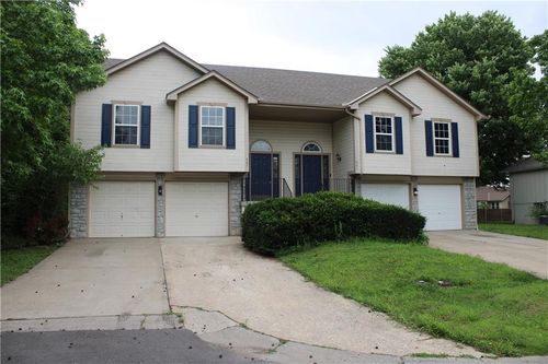 403 Nw Highland Ln, Blue Springs, MO, 64014-2316 | Card Image