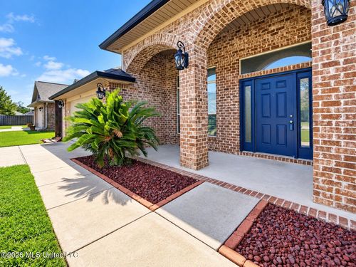 55 Tantallon Dr, Ocean Springs, MS, 39564-8952 | Card Image