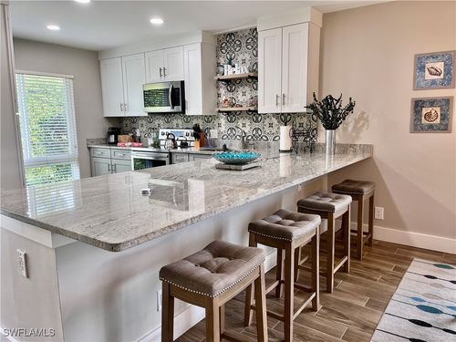 apt-3-83 Glades Blvd, NAPLES, FL, 34112-1033 | Card Image