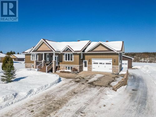 933 Betty Rd, Verner, ON, P0H2M0 | Card Image