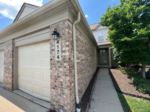 4174 Hunters Cir E, Canton, MI, 48188-2347 | Card Image