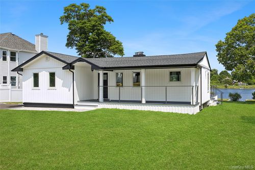 193 Holiday Blvd, Center Moriches, NY, 11934-3119 | Card Image