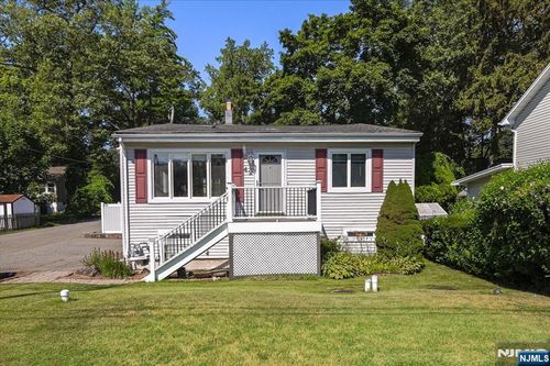 42 Lakeview Ave, Ringwood, NJ, 07456-2156 | Card Image