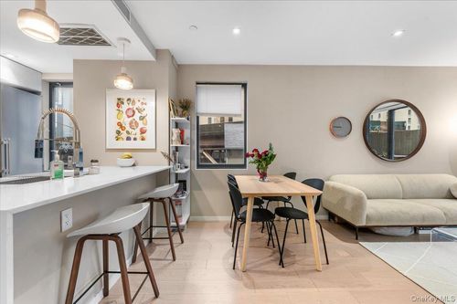 2c-42-50 27th St, Long Island City, NY, 11101-4166 | Card Image