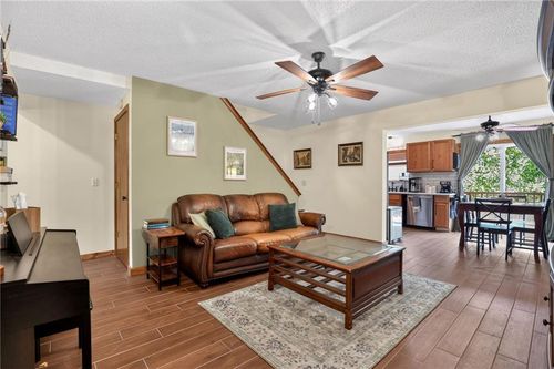 9930 N Cherry Dr, Kansas City, MO, 64155-1930 | Card Image