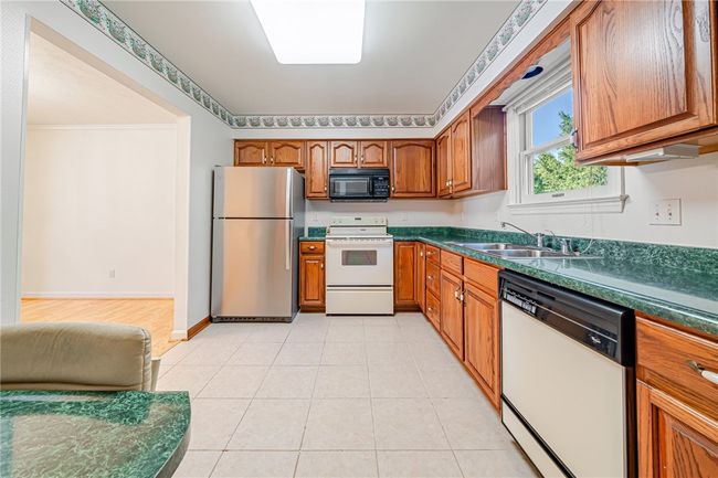 202 Apple Blossom Ct, Condo with 2 bedrooms, 3 bathrooms and 2 parking in Delmont PA | Image 9