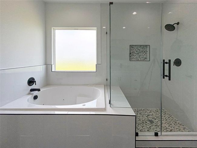 435 Angus Trl, House other with 4 bedrooms, 2 bathrooms and 2 parking in Angleton TX | Image 21
