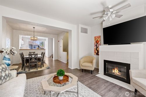 unit-d3-2300 Benson Rd S, Renton, WA, 98055-8879 | Card Image